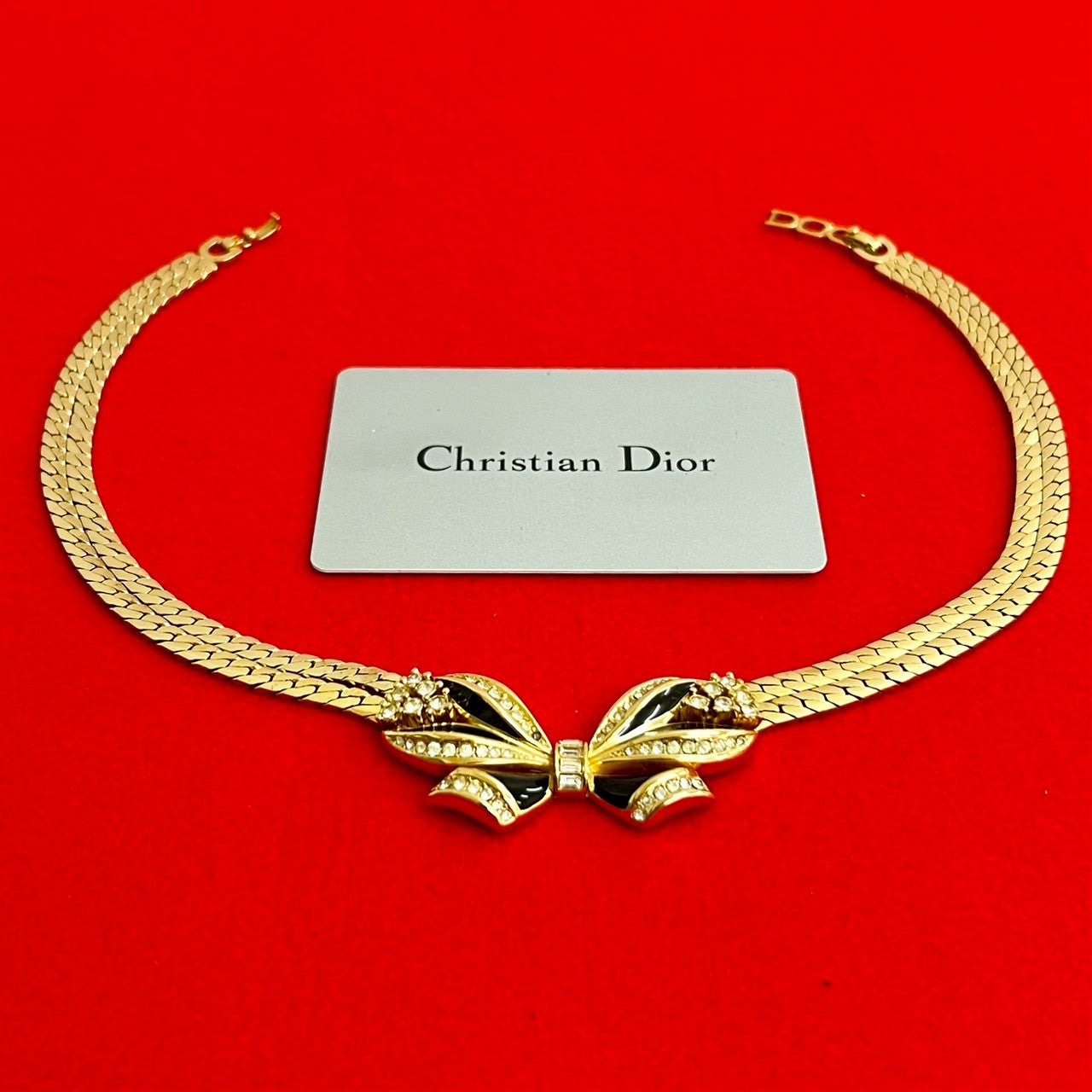 Christian Dior choker – Trip