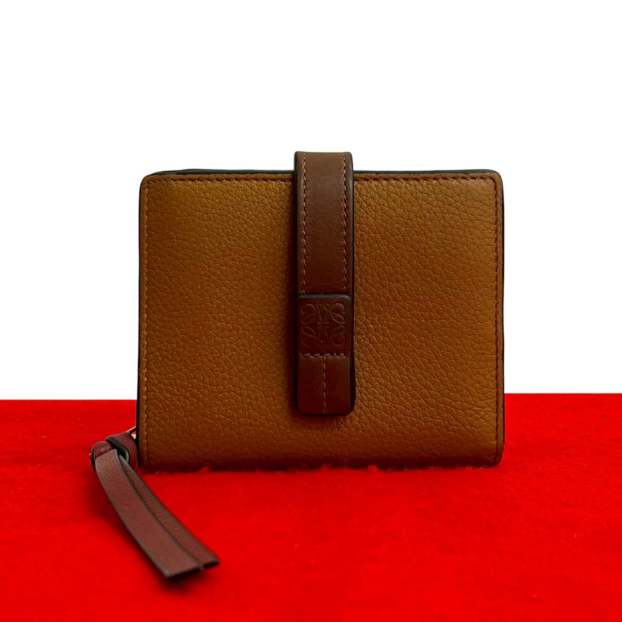 LOEWE ロエベ 二つ折り財布 – Trip