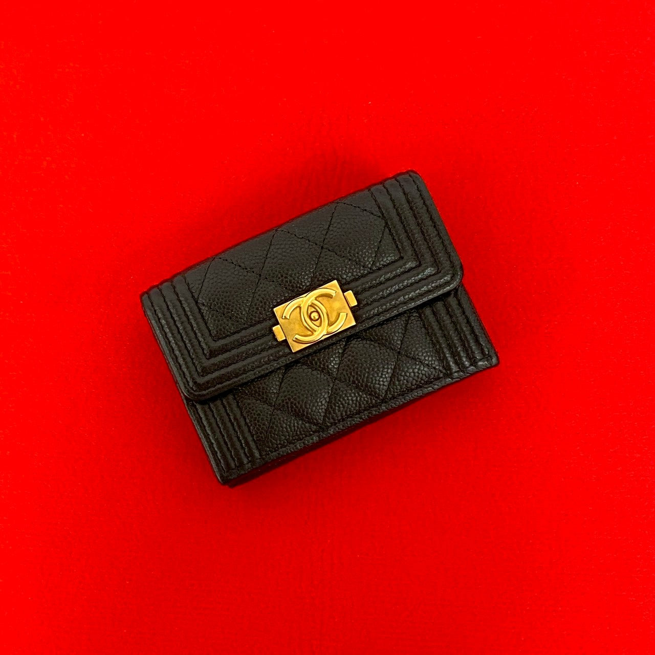 CHANEL シャネル ボーイシャネル 三つ折り財布 – Trip