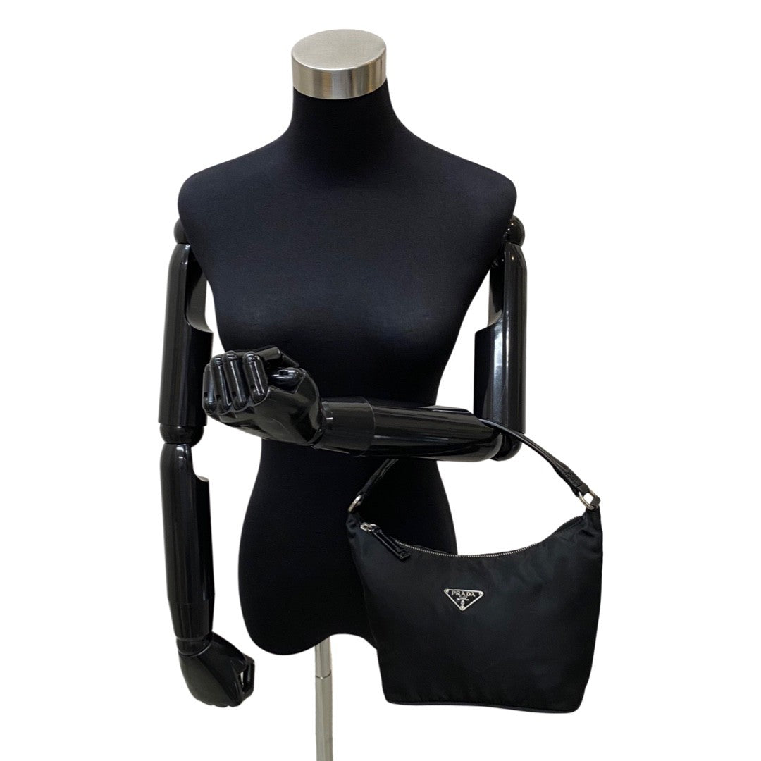 Prada Re-Edition 2000 Black Nylon Shoulder Bag - E-SEVEN STORE