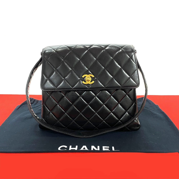 ショルダーバッグ シャネル