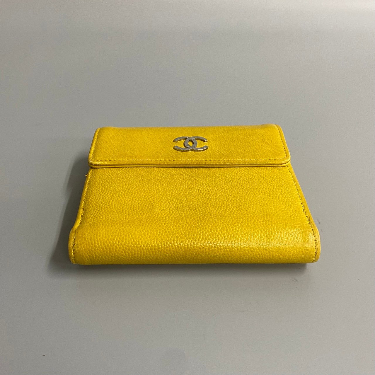 CHANEL ヴィンテージ　黄色財布 CHANEL Vintage – Trip