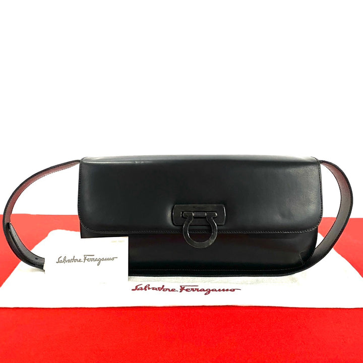 ショルダーバッグ サルヴァトーレフェラガモ
