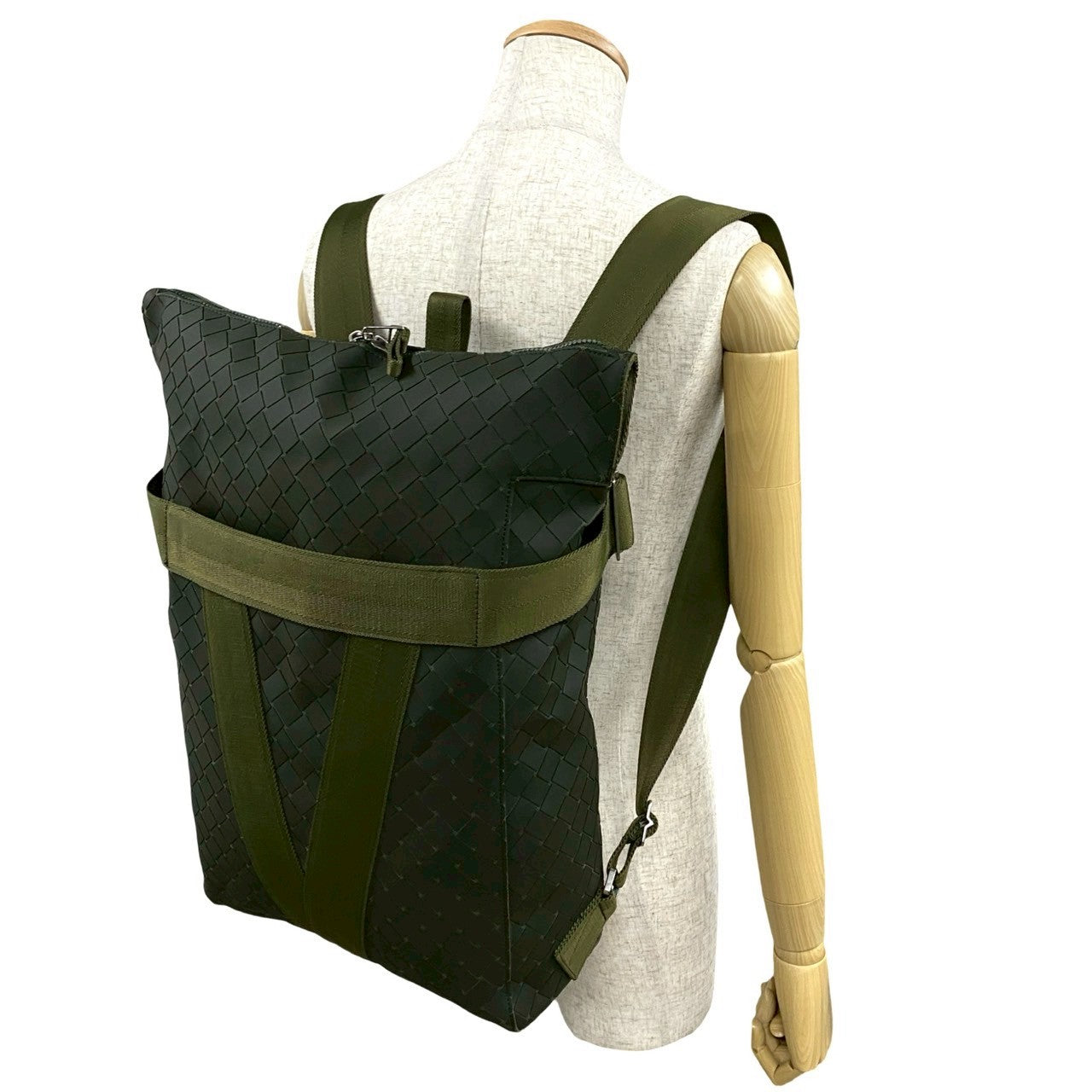 I*.様 【極美品】ボッテガヴェネタ イントレチャート ニューラバー リュックサ BOTTEGA VENETA ニューラバー イントレチャート – Trip