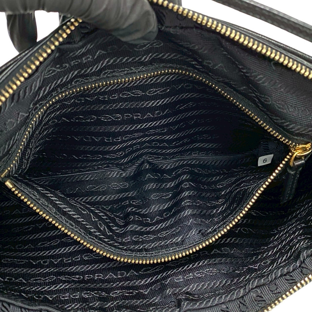 handbag prada