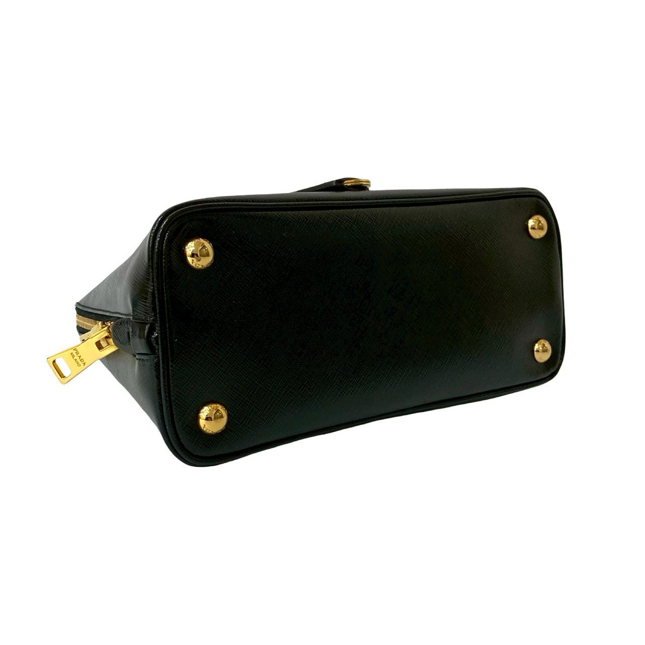 PRADA プロムナード – Trip