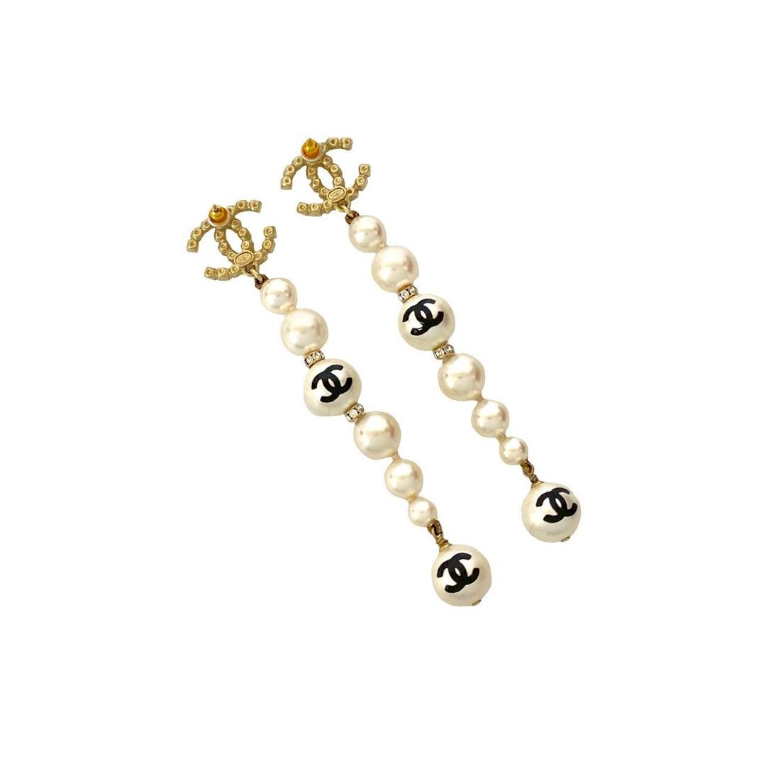 ピアス シャネル