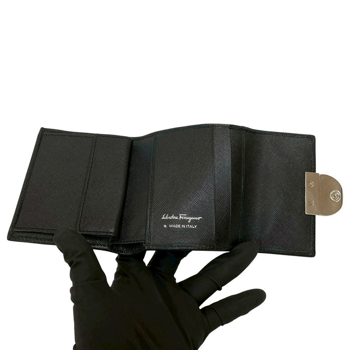 trifold wallet salvatore ferragamo