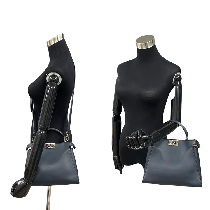 ショルダーバッグ フェンディ ピーカブー エッセンシャリー