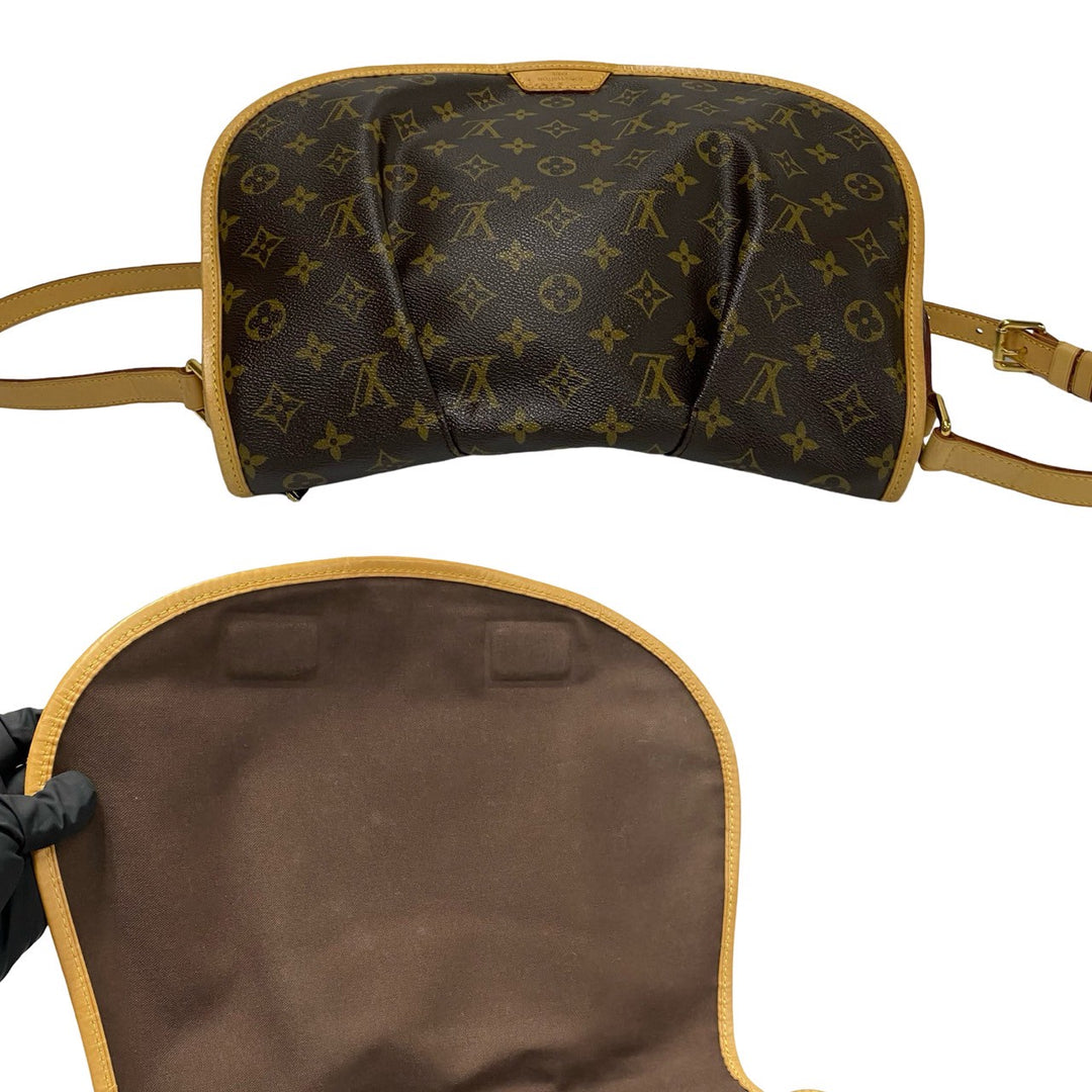 Shoulder bag Louis Vuitton Menilmontant MM