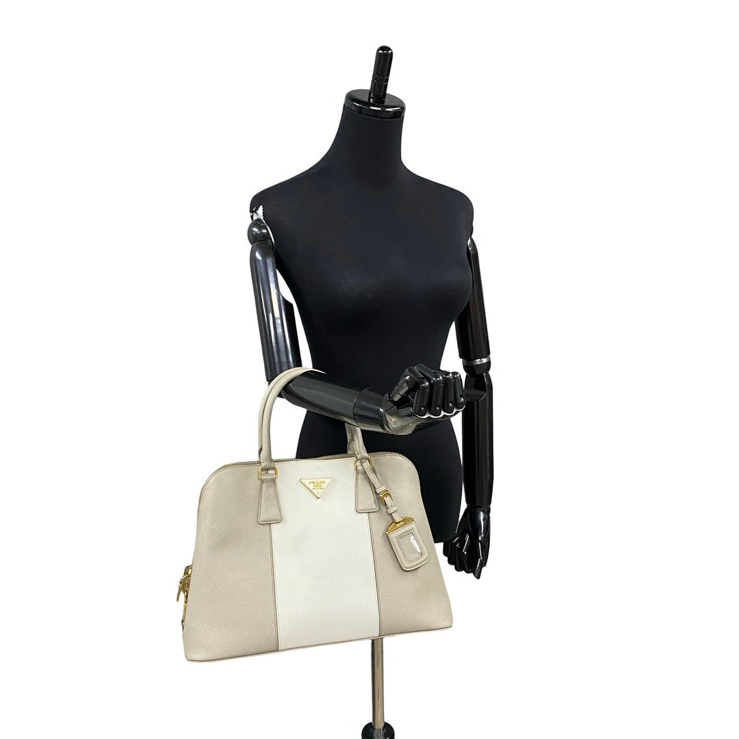 Prada Lacus Prosenade