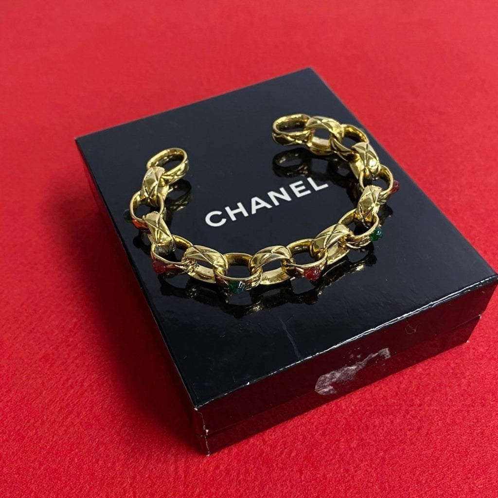 ヴィンテージシャネル CHANEL 激レア　グリポア　フラワーモチーフ バングル 中古・古着通販】CHANEL (シャネル) グリポアヴィンテージバングル