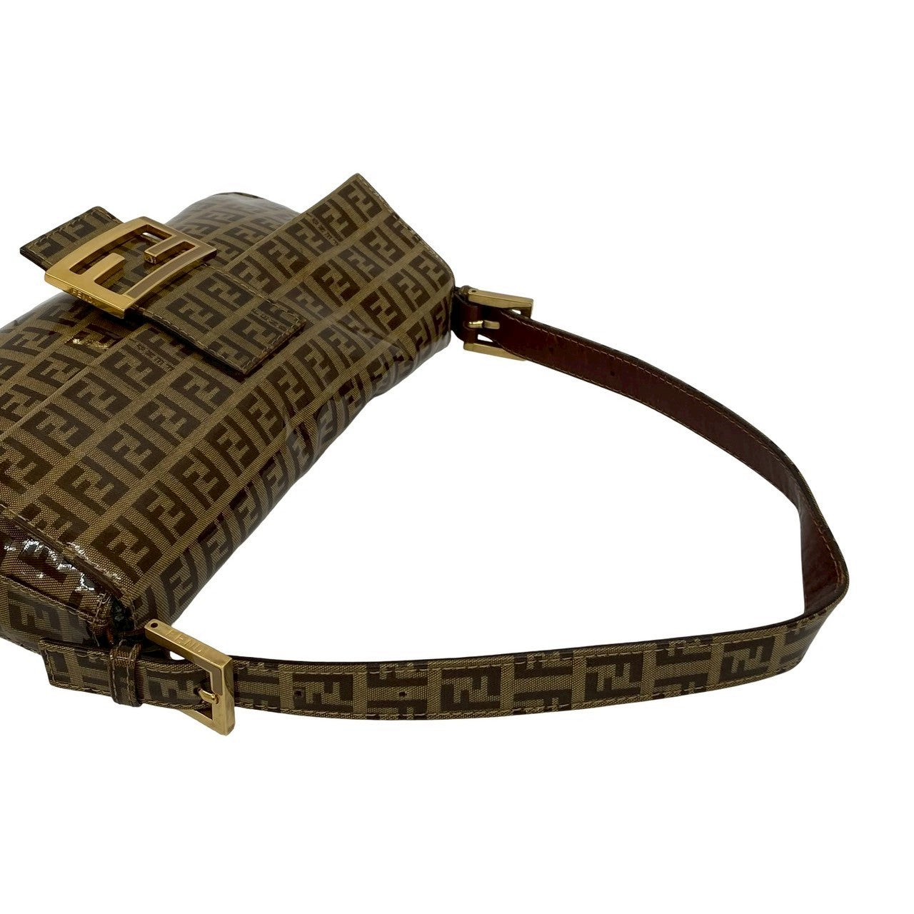 フェンディ☆マンマバケツト フェンディのタイムレスなITバッグ「マンマ バゲット」が25年の時を