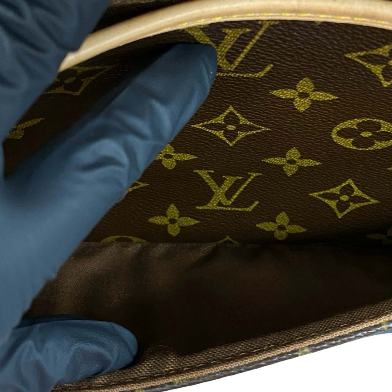 LOUIS VUITTON ルイヴィトン ソローニュ ショルダーバッグ – Trip