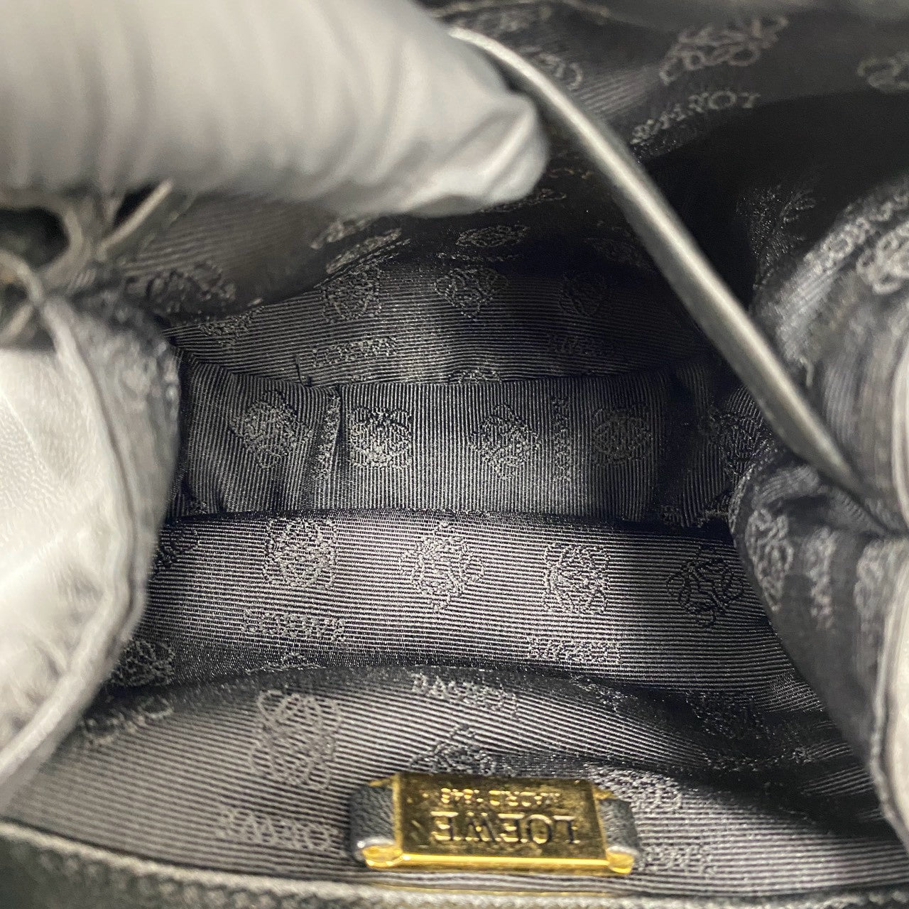 連休お値下げ‼️【vintage・良品】LOEWE オーストリッチ・ショルダー LOEWE ロエベ (Vintage) ショルダーバッグ – Trip