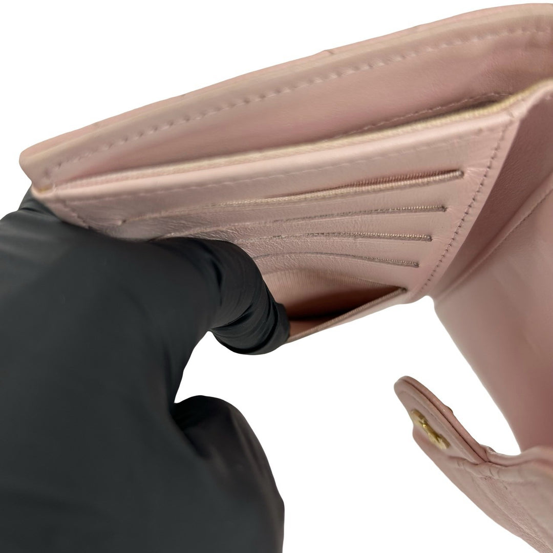 trifold wallet chanel