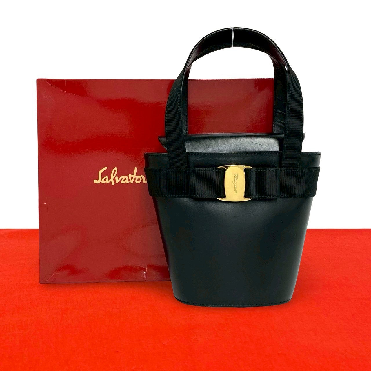 Salvatore Ferragamo サルヴァトーレフェラガモ (Vintage