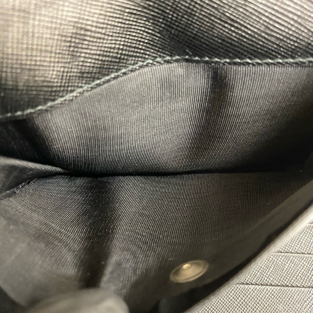 三つ折り財布 プラダ