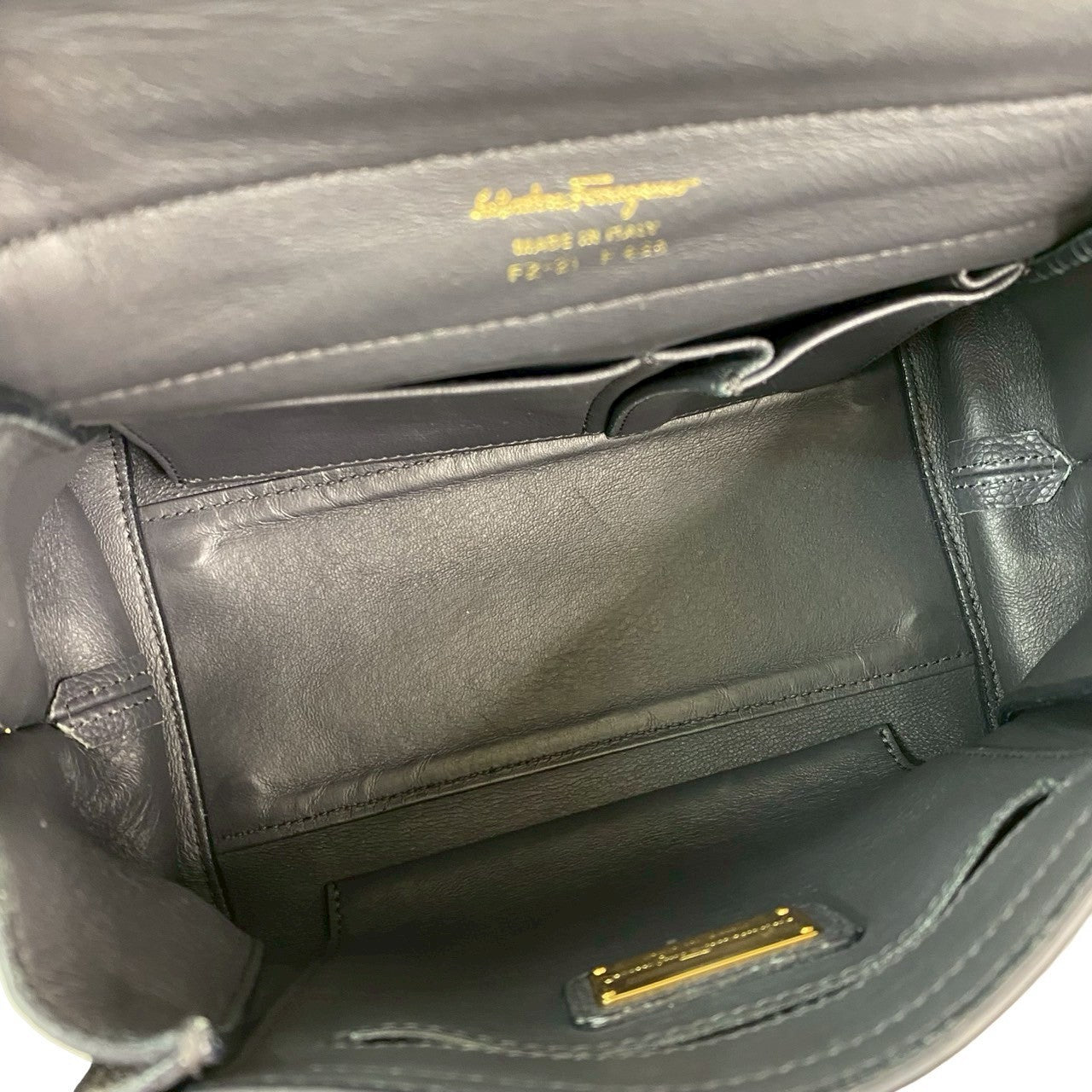 Salvatore Ferragamo サルヴァトーレフェラガモ ショルダー