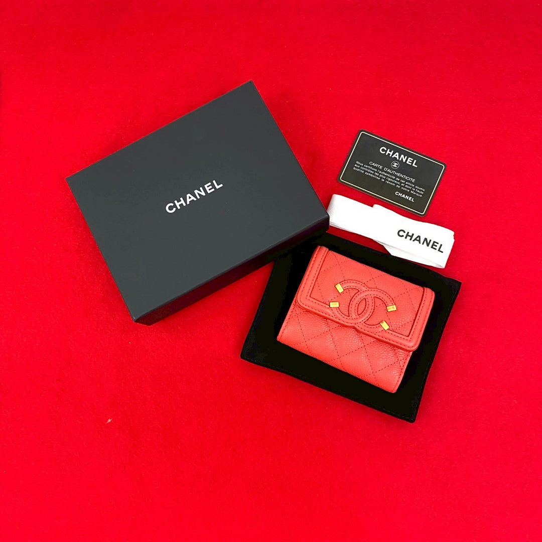 三つ折り財布 シャネル CCフィリグリー コンパクトウォレット