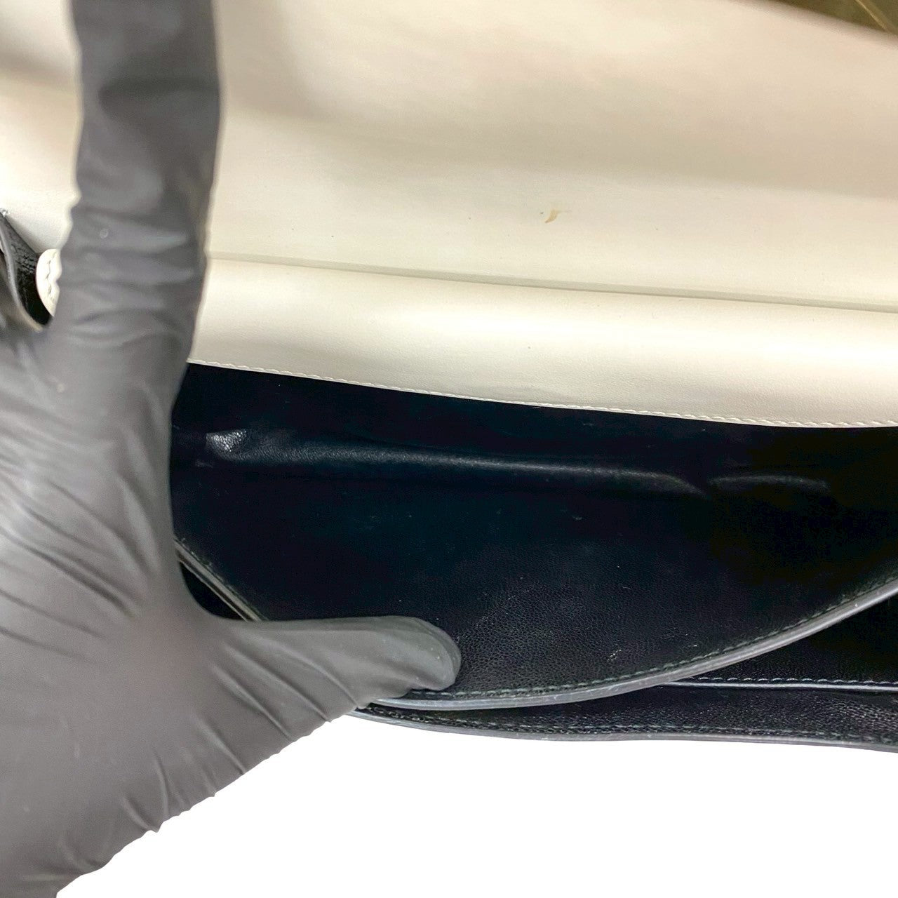 PRADA カイエ – Trip