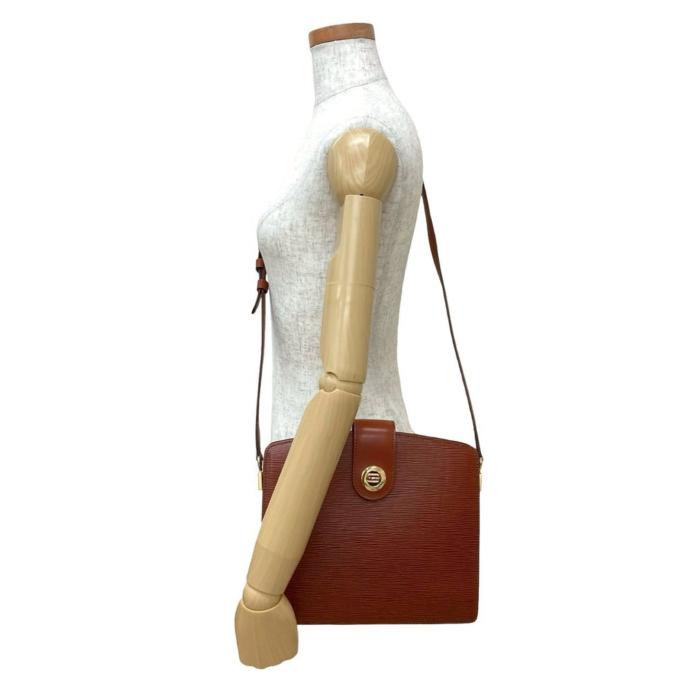 shoulder bag louis vuitton capuchin
