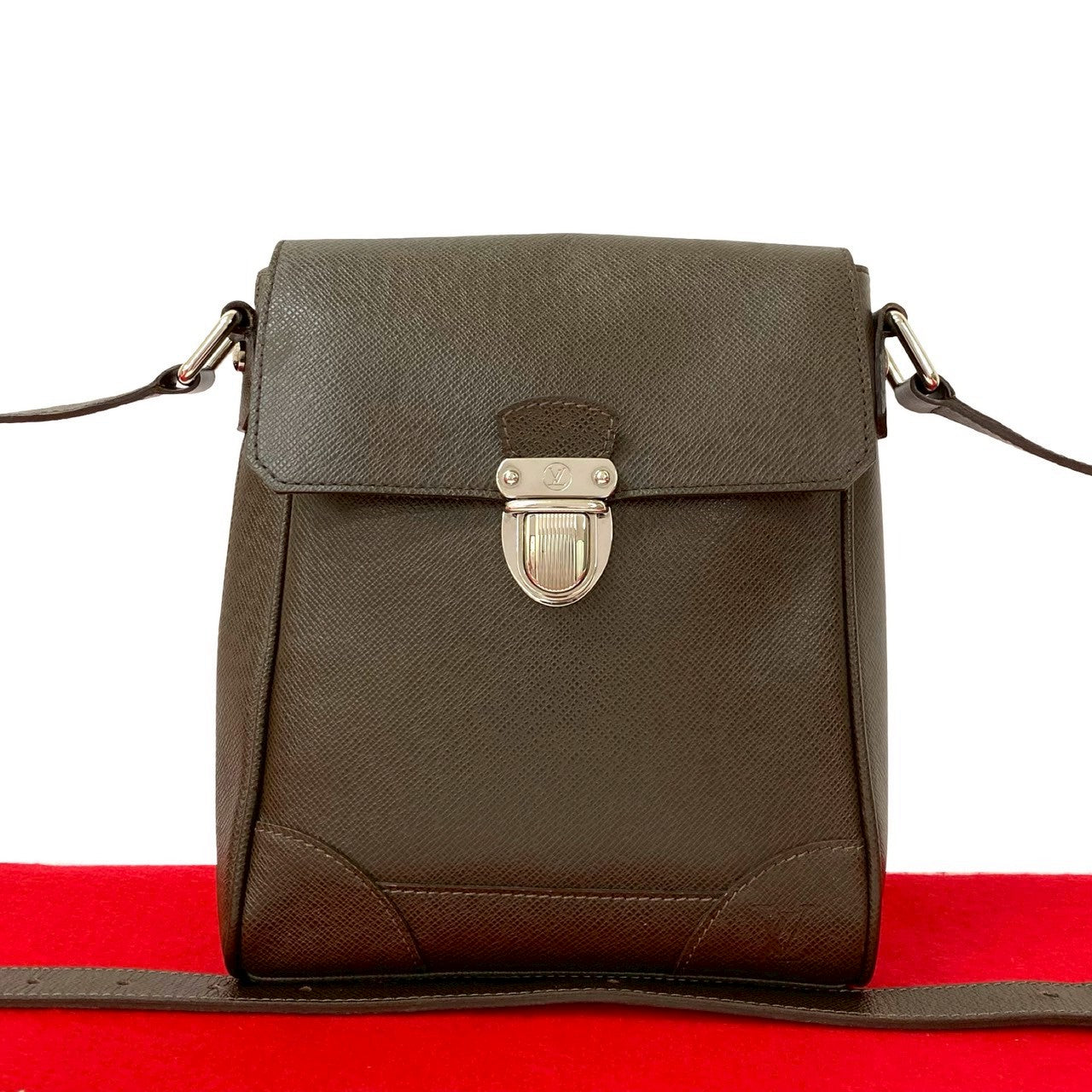 LOUIS VUITTON ルイヴィトン ルカ ショルダーバッグ – Trip
