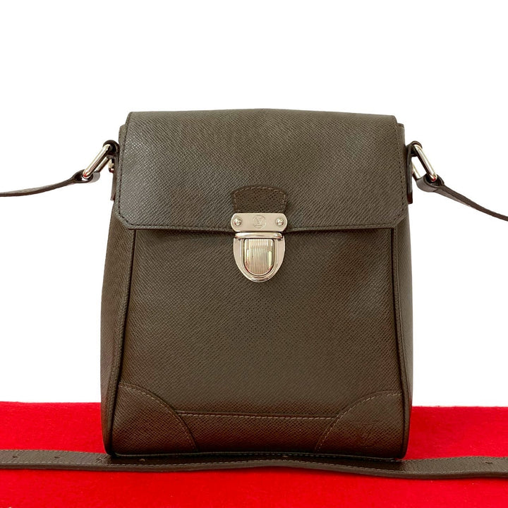 ショルダーバッグ ルイヴィトン ルカ