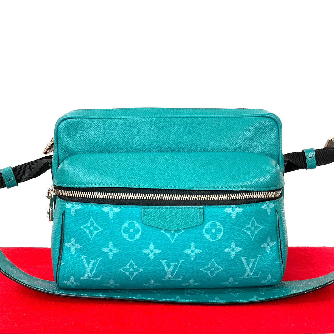 LOUIS VUITTON ルイヴィトン アウトドア メッセンジャーPM ショルダー 