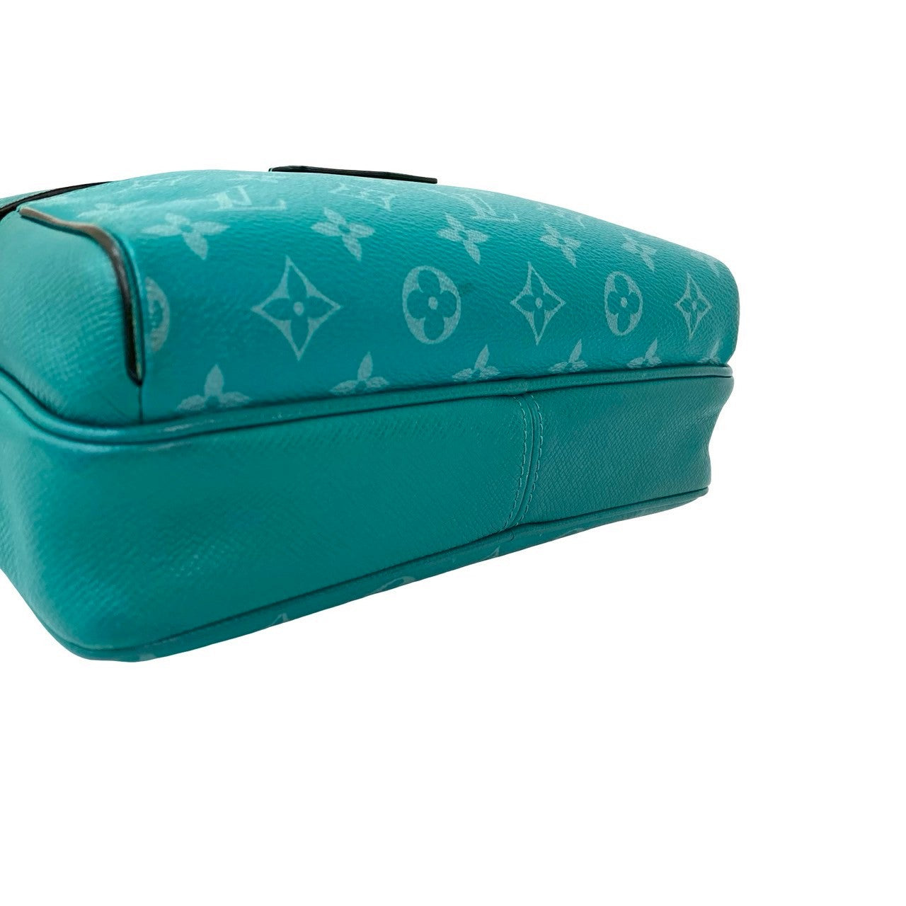 LOUIS VUITTON ルイヴィトン アウトドア メッセンジャーPM ショルダー