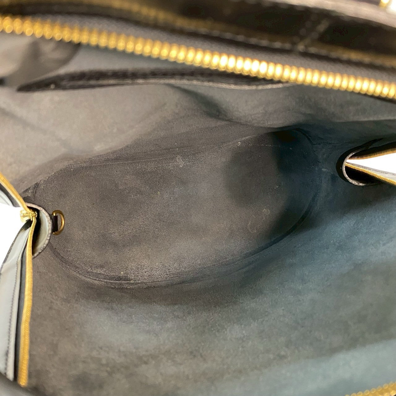 ルイヴィトン フランス製 三角ゴールドプレート コーデュロイパンツ ブラック 黒 LOUIS VUITTON ルイヴィトン (Vintage) コブラン リュックサック – Trip