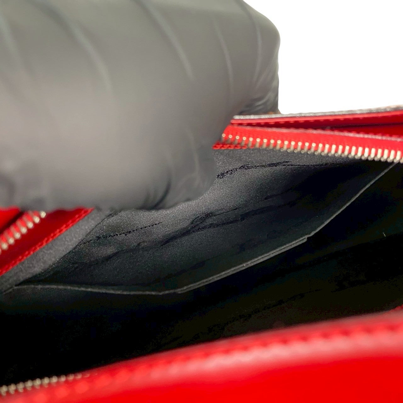 Salvatore Ferragamo サルヴァトーレフェラガモ ショルダーバッグ – Trip