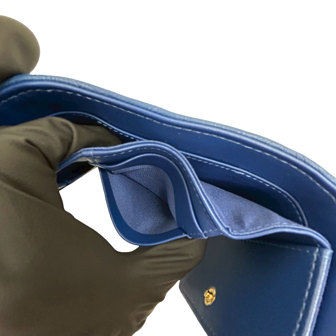 CHANEL シャネル 二つ折り財布 – Trip