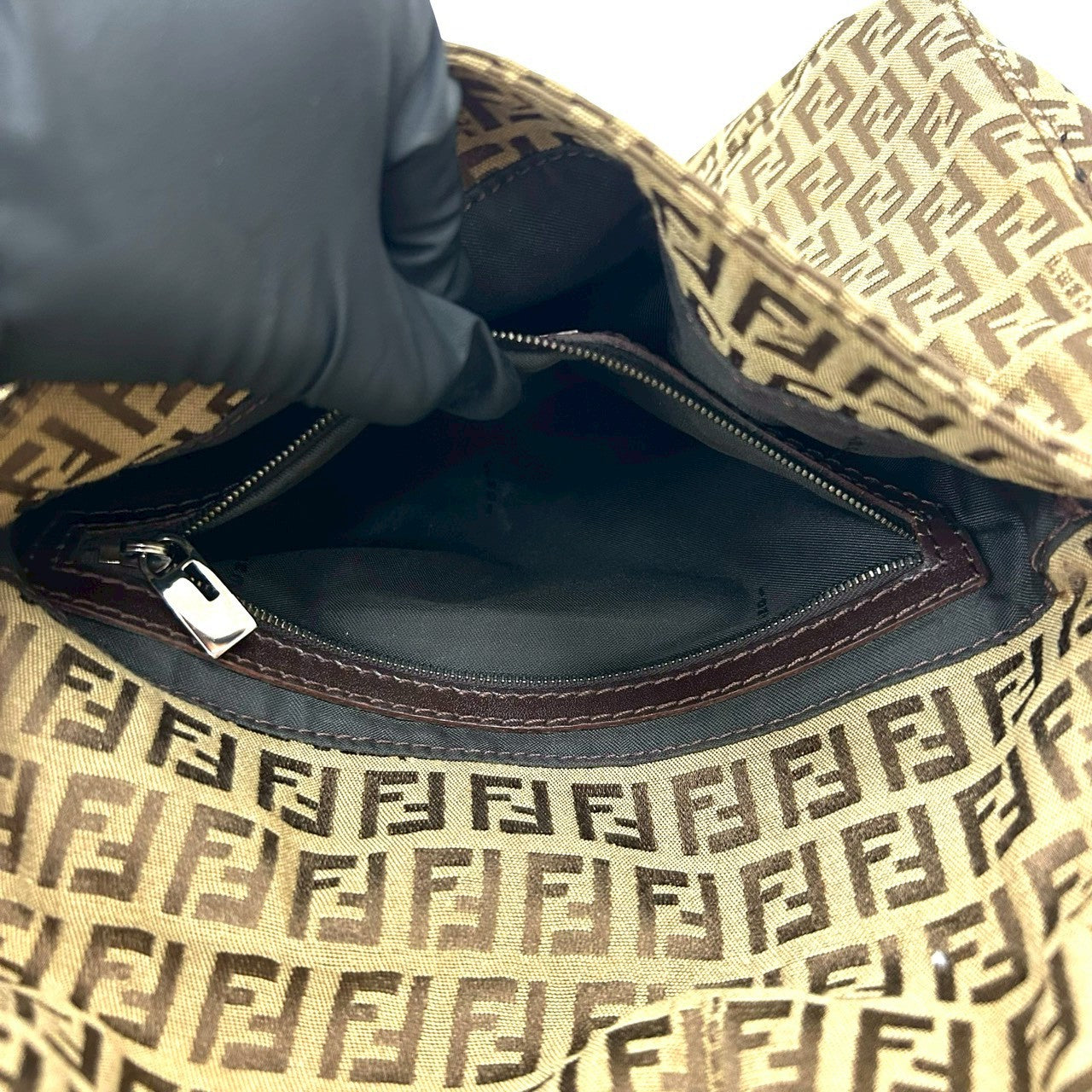FENDI フェンディ (Vintage) マンマバケット ショルダーバッグ – Trip