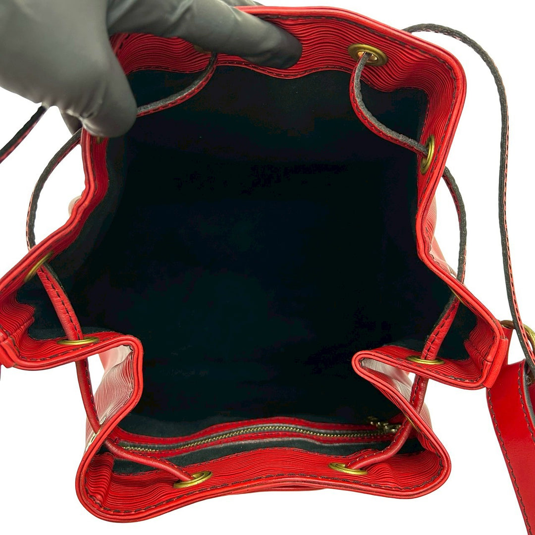 ショルダーバッグ ルイヴィトン プチノエ