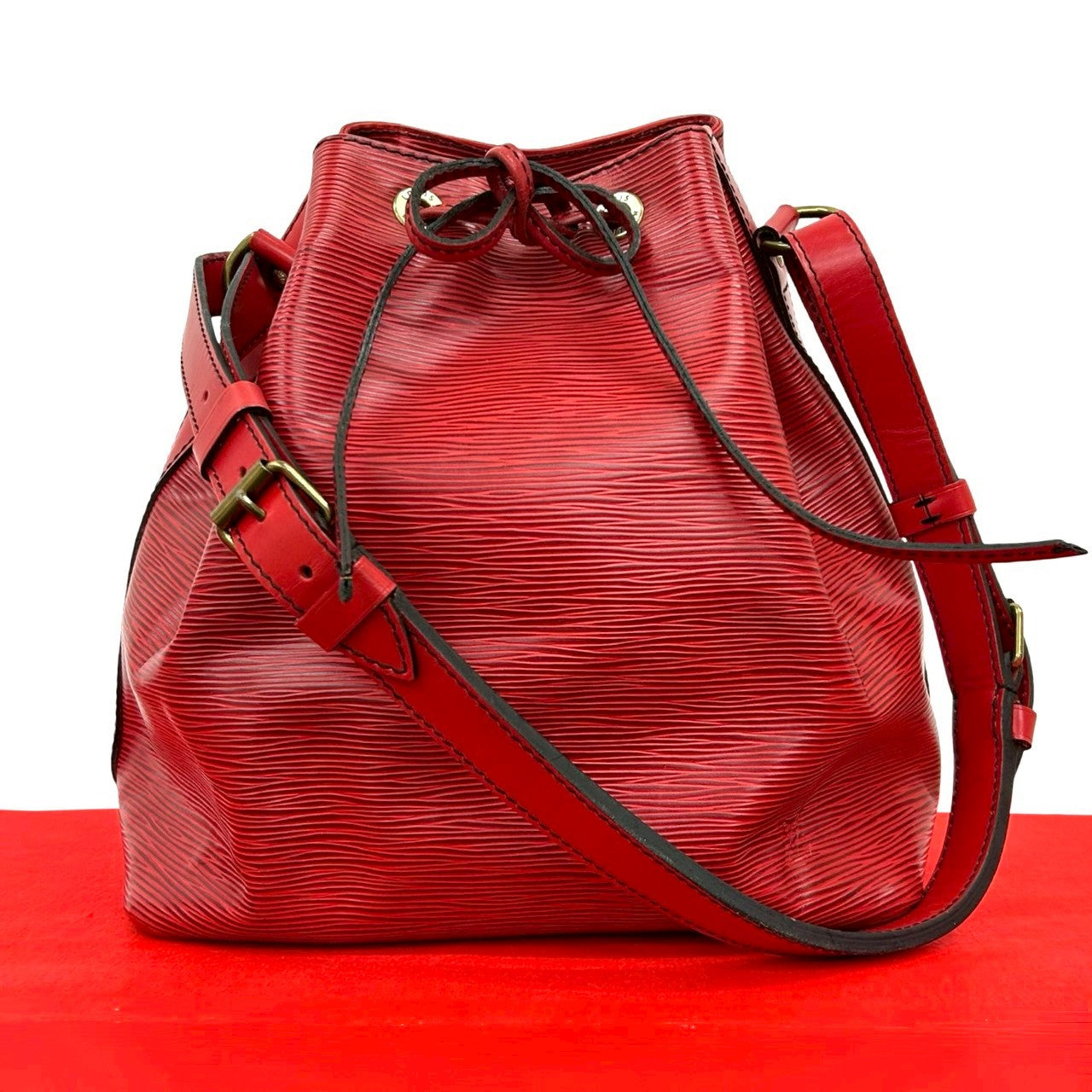 【中古/良品】LOUIS VUITTON ルイヴィトン エピ プチノエ ショルダーバッグ EARLYSUMMER30％】LOUIS VUITTON ルイヴィトン プチノエ エピ