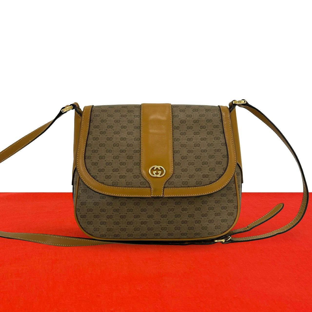Luuuuucaaaaaページ GUCCI グッチ (Vintage) ショルダーバッグ – Trip