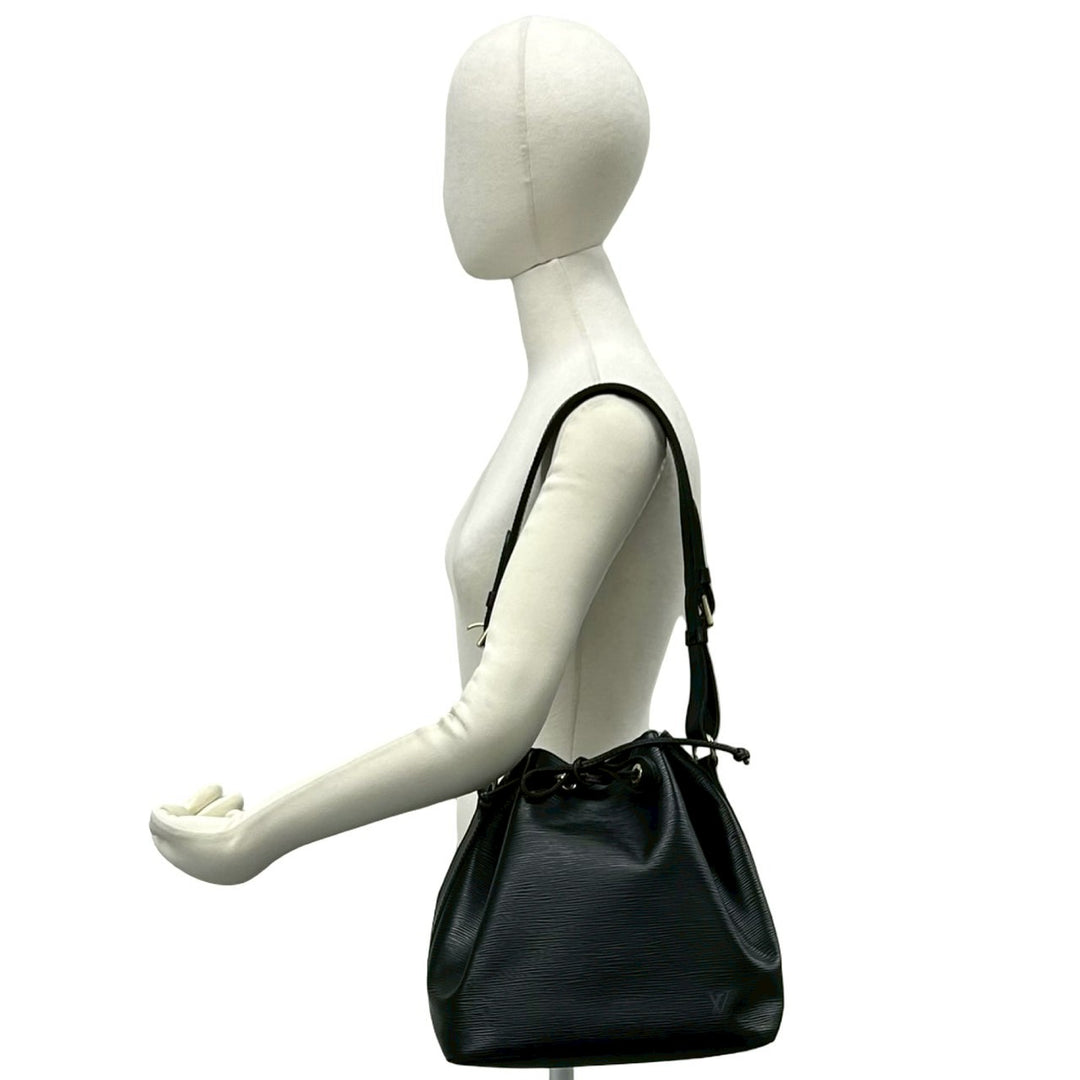 Shoulder bag Louis Vuitton Petit Noe