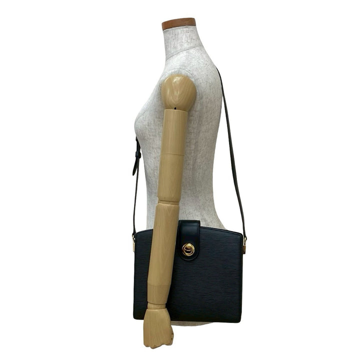 shoulder bag louis vuitton capuchin