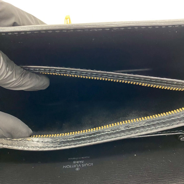 shoulder bag louis vuitton capuchin