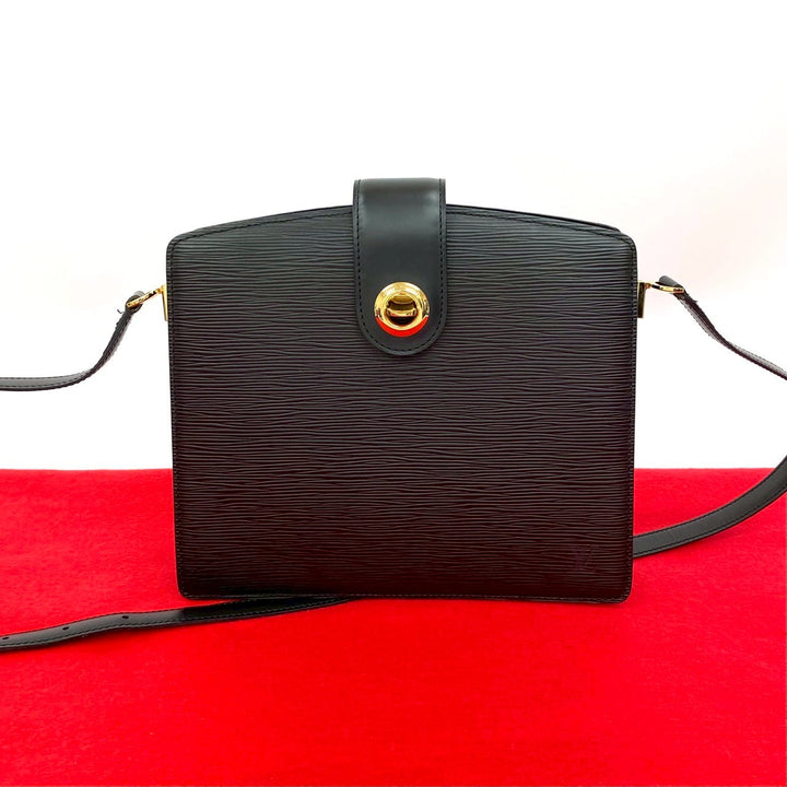 shoulder bag louis vuitton capuchin