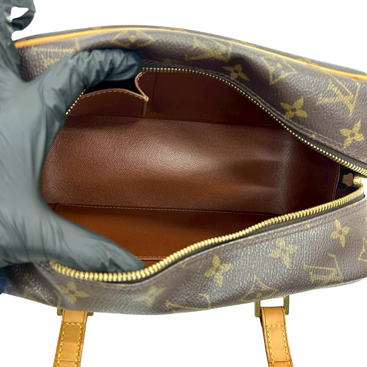 LOUIS VUITTON ルイヴィトン シテ MM ショルダーバッグ – Trip