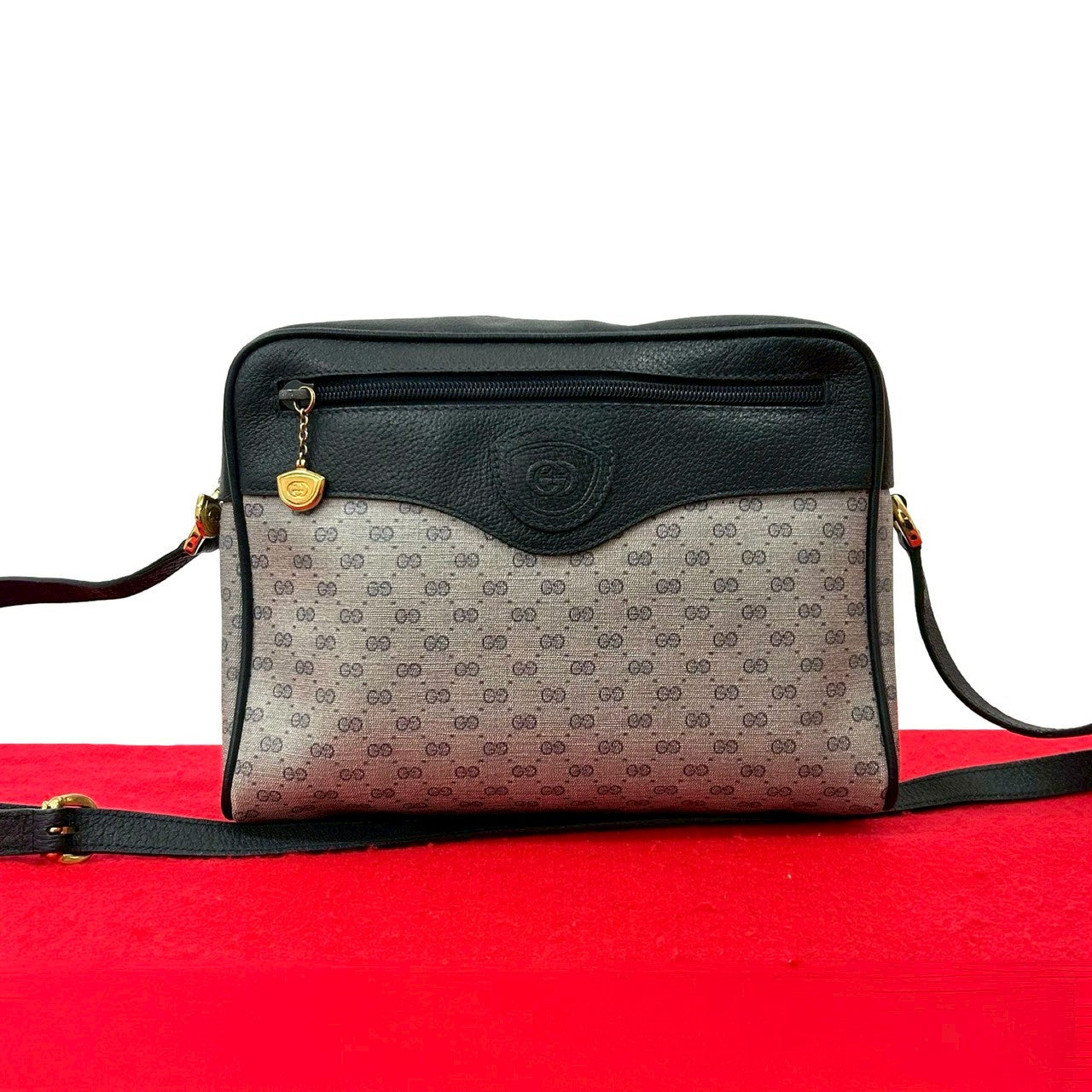 GUCCI グッチ (Vintage) ショルダーバッグ – Trip