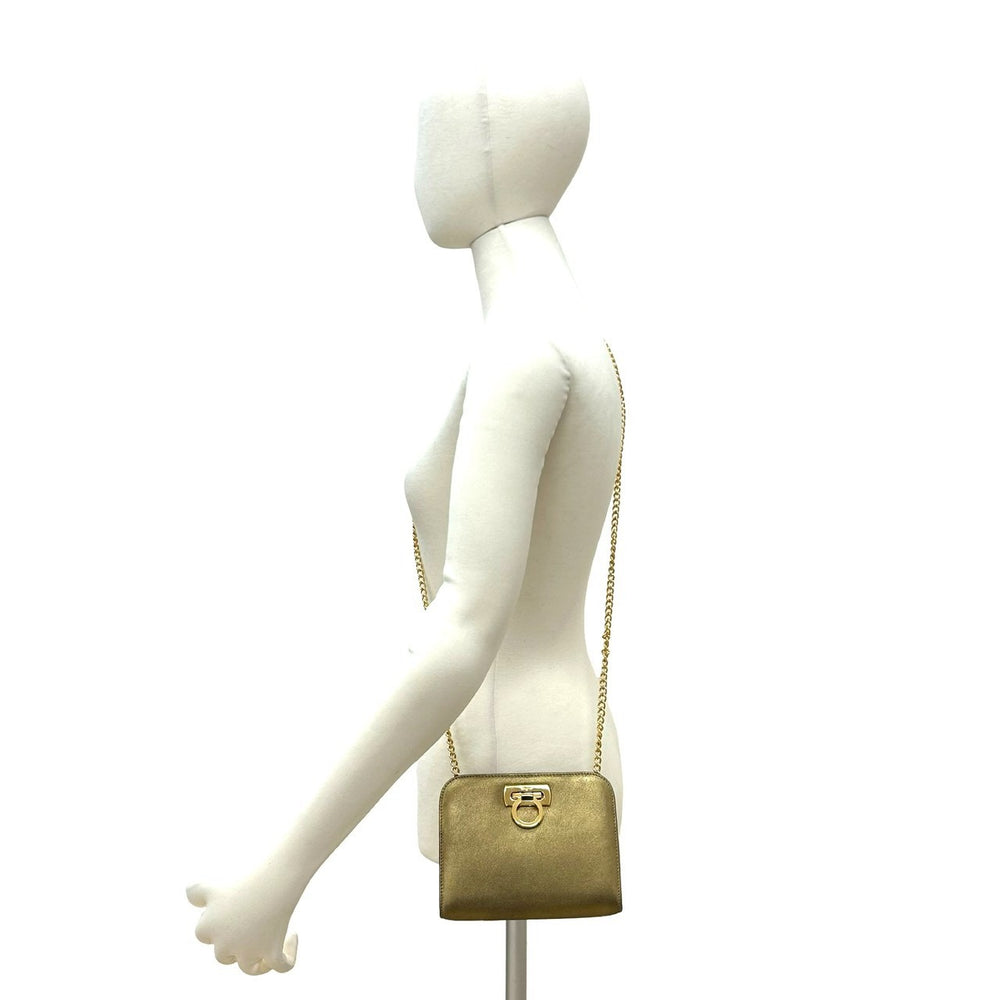 ショルダーバッグ サルヴァトーレフェラガモ