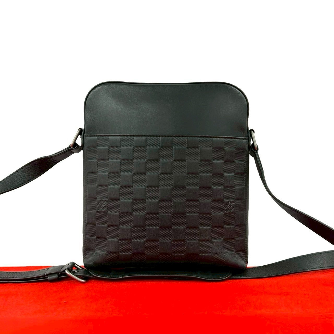 LOUIS VUITTON ルイヴィトン ディストリクト ショルダーバッグ – Trip