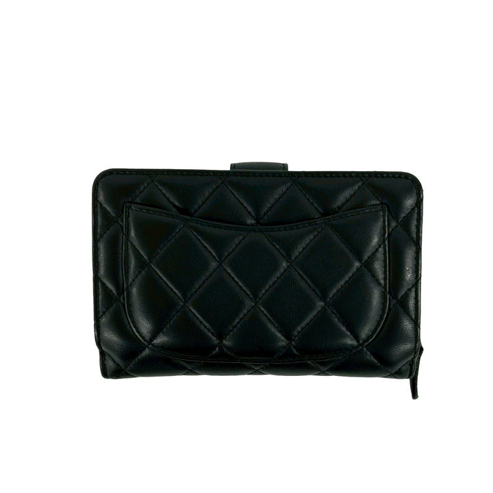 bifold wallet chanel