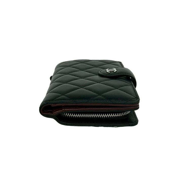 bifold wallet chanel