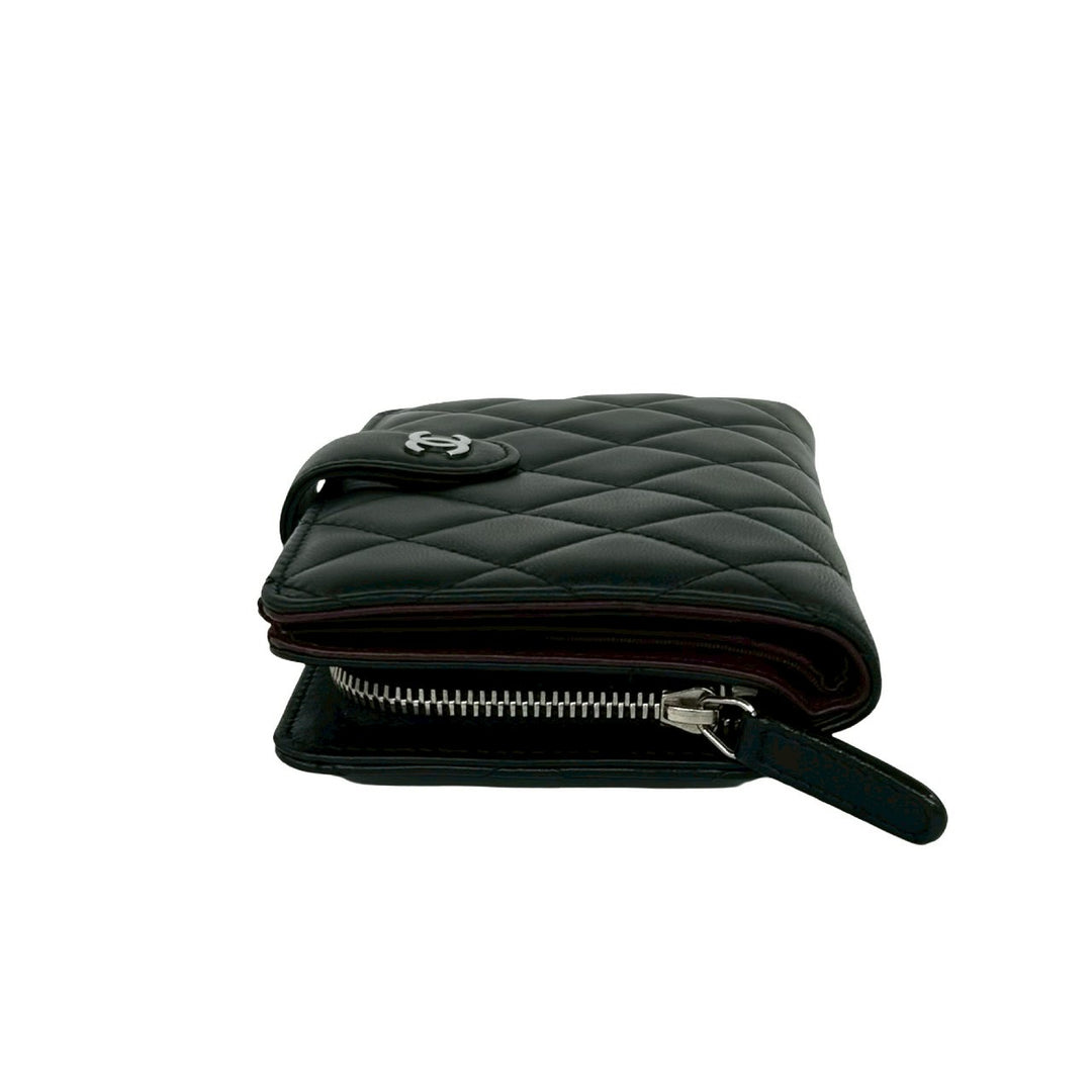 bifold wallet chanel