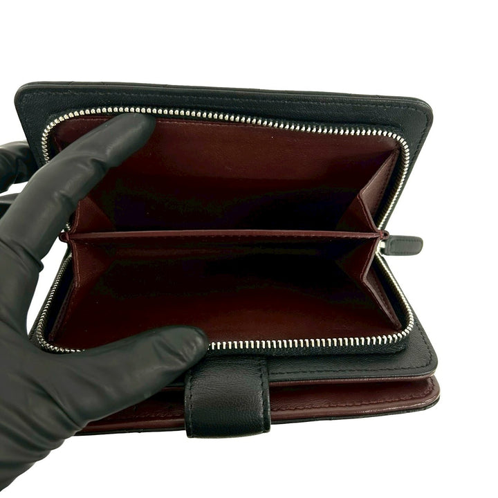 bifold wallet chanel