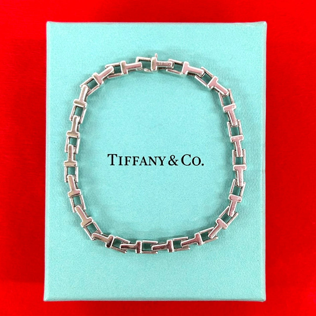 blurRubbingTiffany T narrow blurRubbingCut
